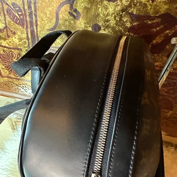 Louis Vuitton Josh backpack with LV Bag charm - Picture 4 of 14